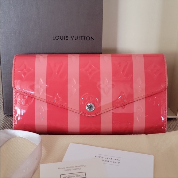 Limited Edition & Authentic Louis Vuitton Reyeur Poppy Petal patent wallet - Picture 2 of 11